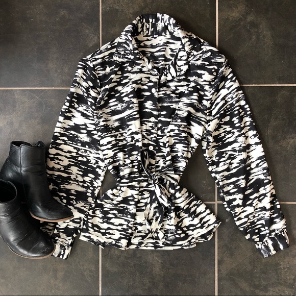 Vintage belted patterned button down shirt - Picture 2 of 5